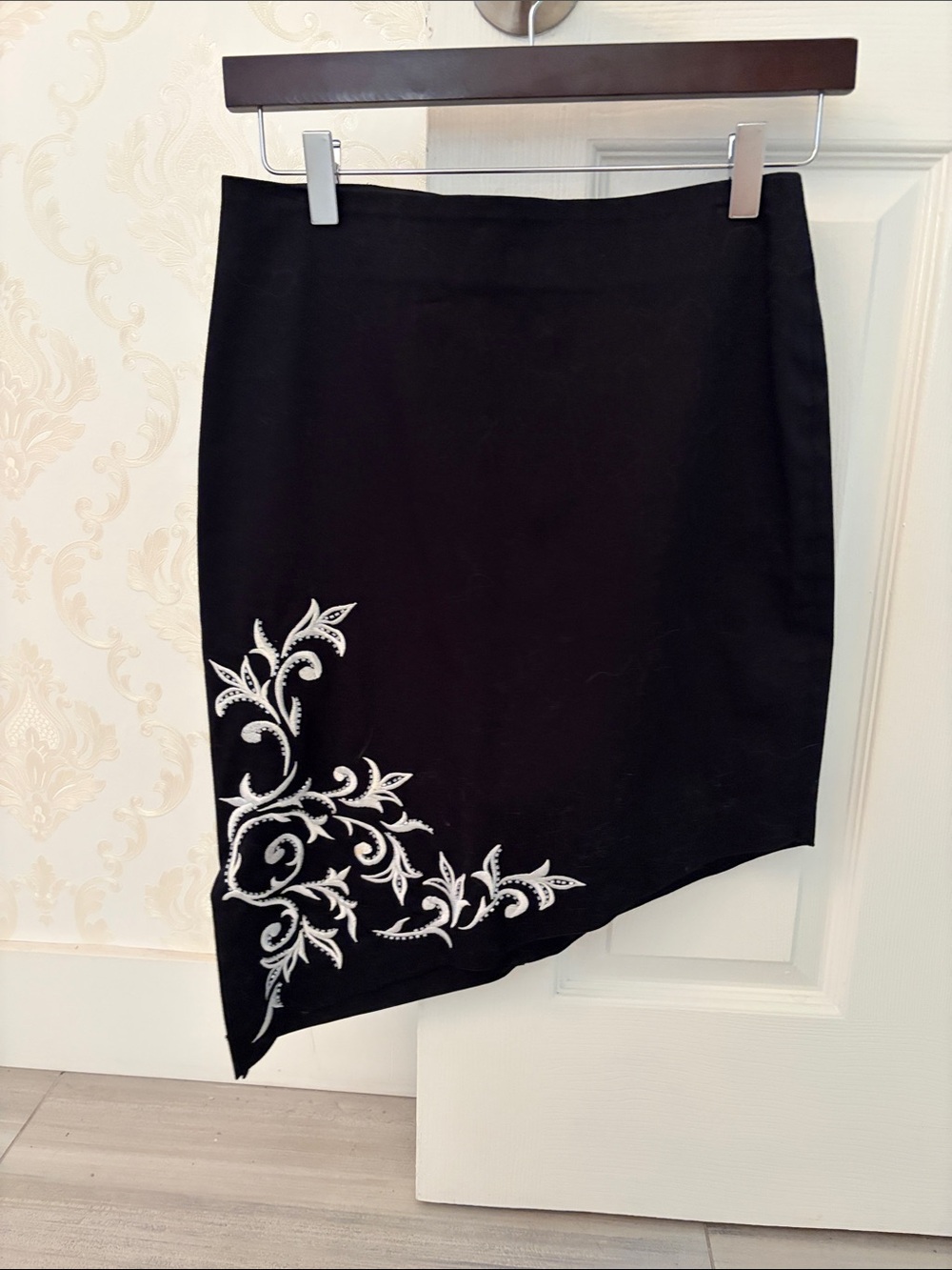 Cache Black Asymmetrical Skirt with White Embroidered Flourish